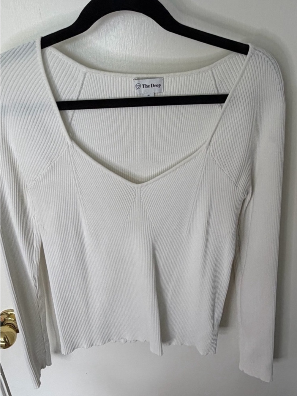 Women's White Ribbed V-Neck Long Sleeve Top
